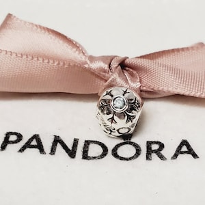 Authentic Pandora Snowflake Charm #790367CZA RETIRED