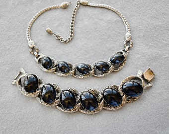 Selro Black Cabochon Necklace and Bracelet Set in Textured Silver Tone Metal Vintage