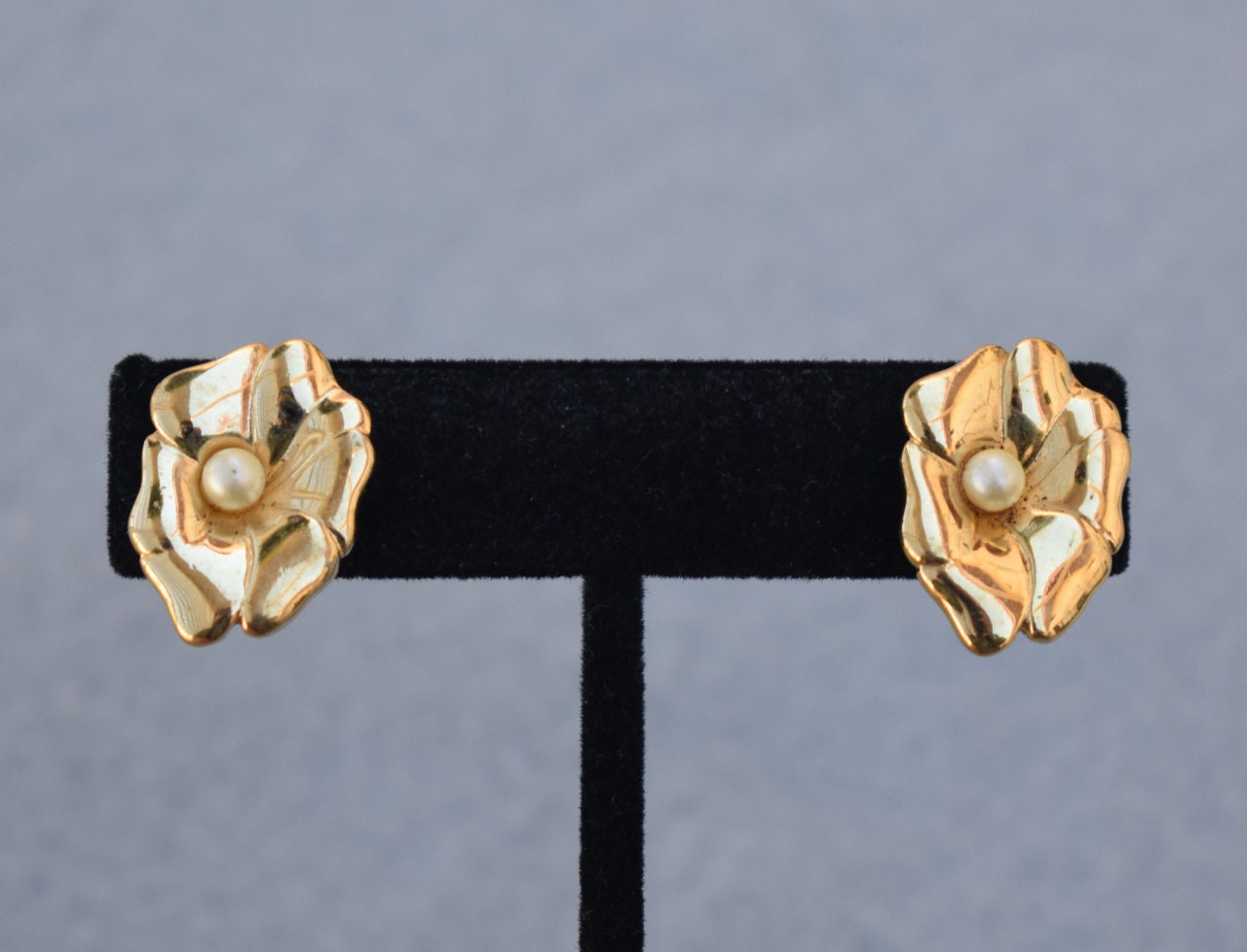 Crown Trifari Flower Clip On Earrings with Pearl Vintage | Etsy