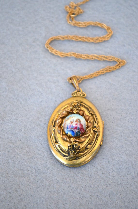 Victorian Revival Gold Tone Locket Vintage