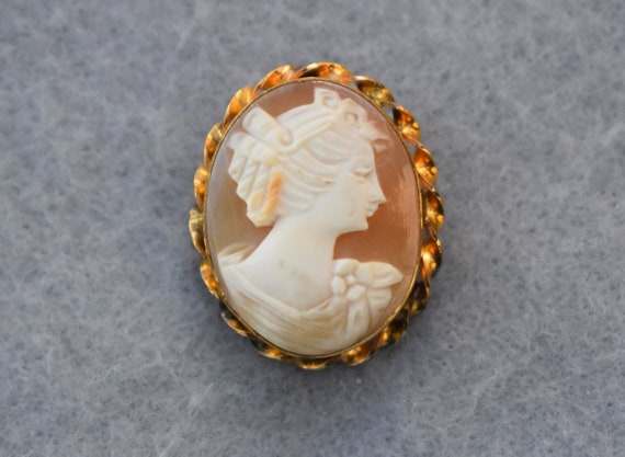 Victorian Revival Carved Shell Cameo Brooch Penda… - image 1