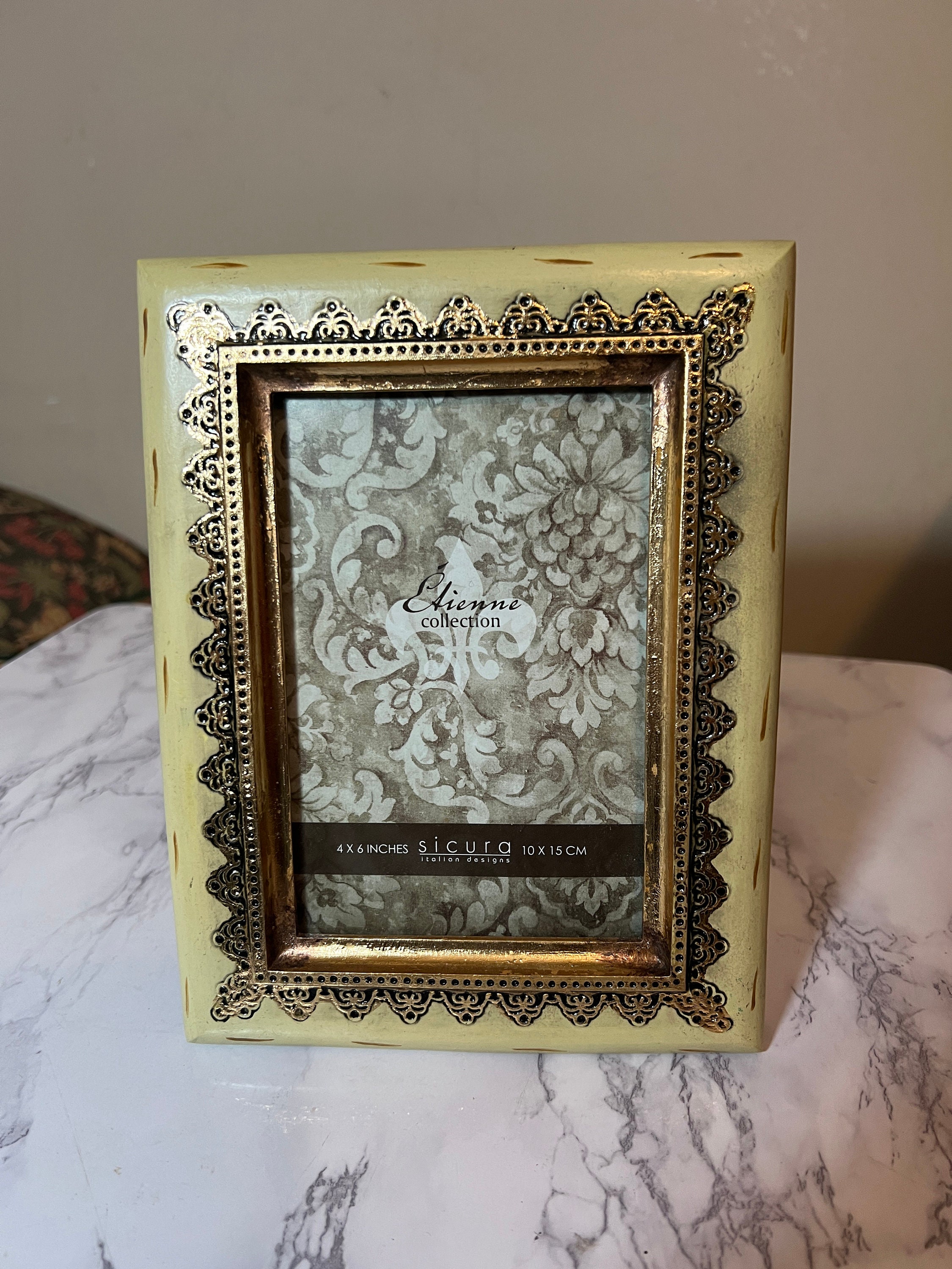 Ornate Swept Antique Picture Frame Photo Frame With Mount