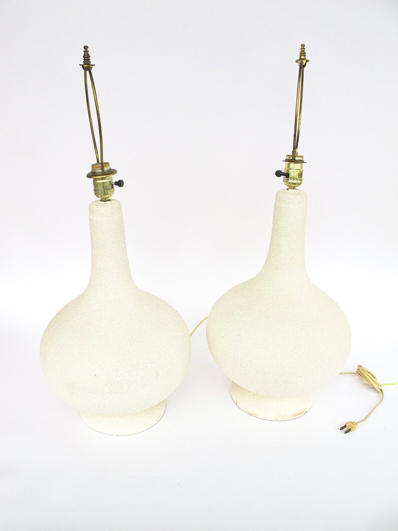 Set of Two Ceramic Midcentury Chilo Neutral Table Lamps image 7