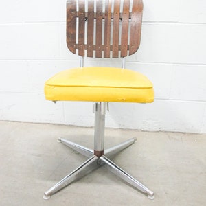 Midcentury Rotating Vinyl Chair with Slatted Wood Back and Chrome Base image 10