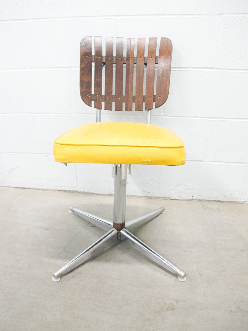 Midcentury Rotating Vinyl Chair with Slatted Wood Back and Chrome Base image 10