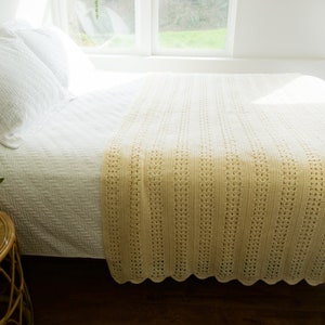 Knitted Crochet Ivory Throw Blanket image 5