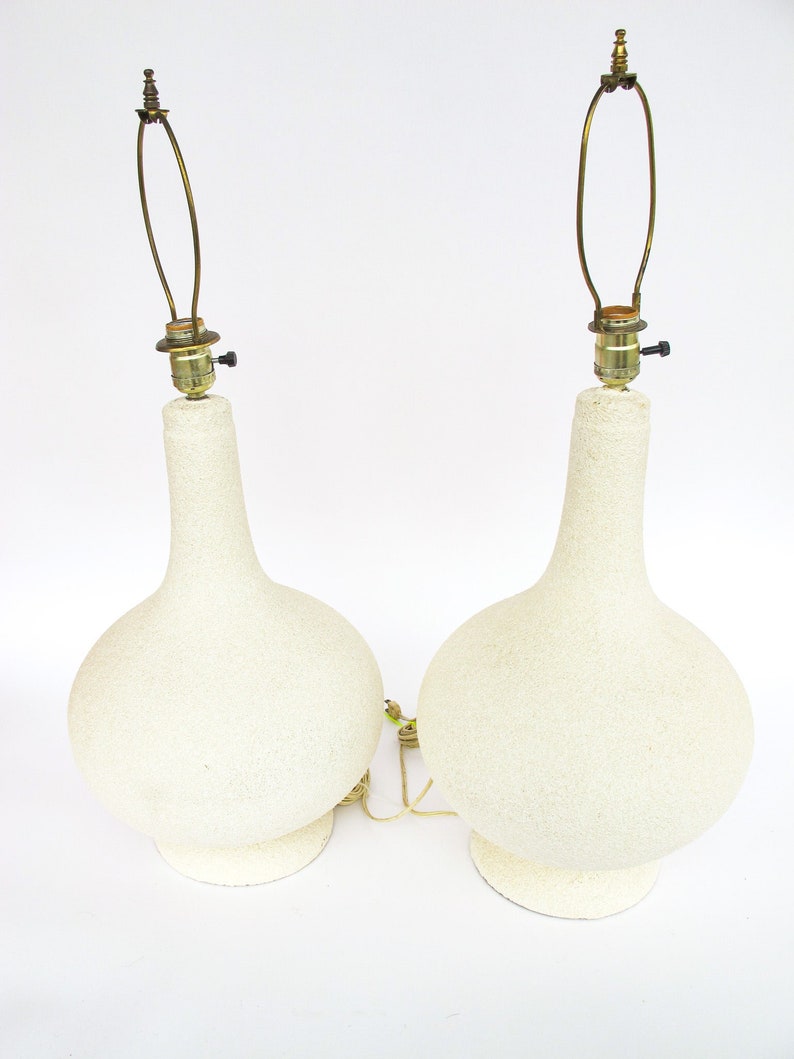 Set of Two Ceramic Midcentury Chilo Neutral Table Lamps image 10