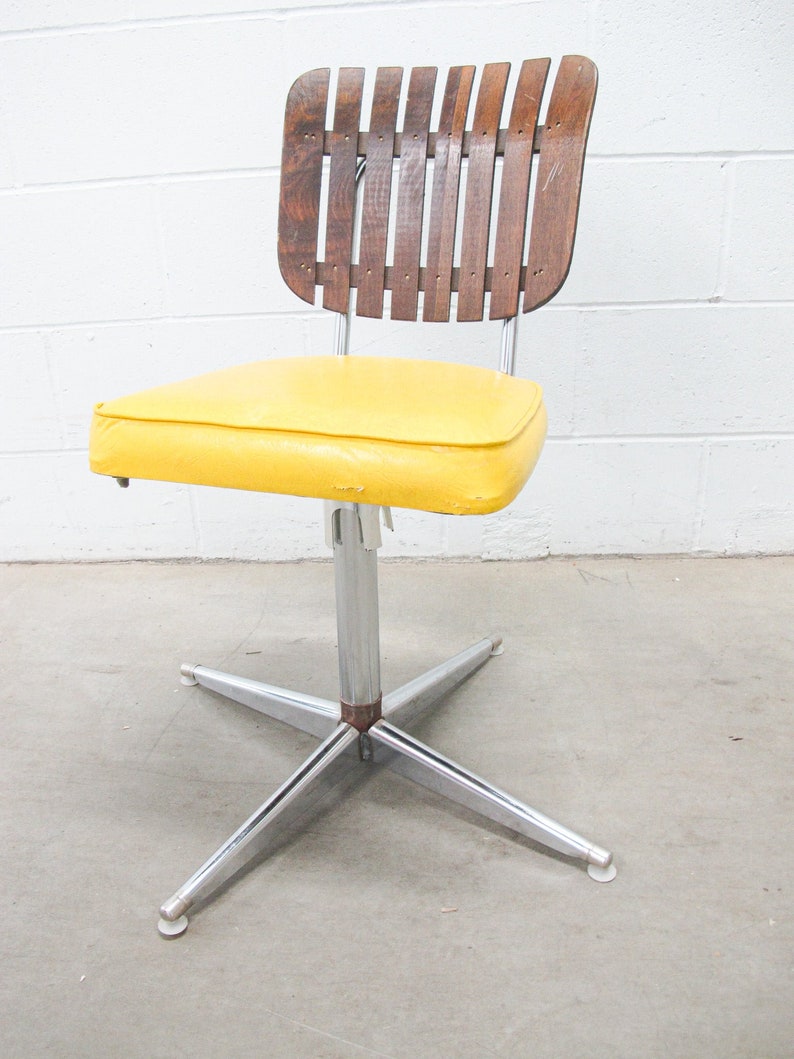 Midcentury Rotating Vinyl Chair with Slatted Wood Back and Chrome Base image 6
