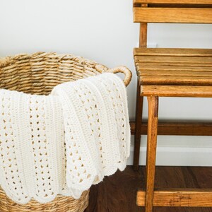 Knitted Crochet Ivory Throw Blanket image 9