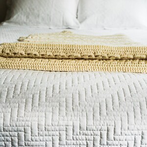 Knitted Crochet Ivory Throw Blanket image 10