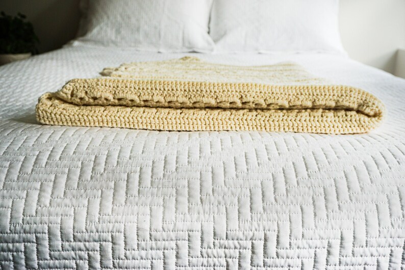 Knitted Crochet Ivory Throw Blanket image 10