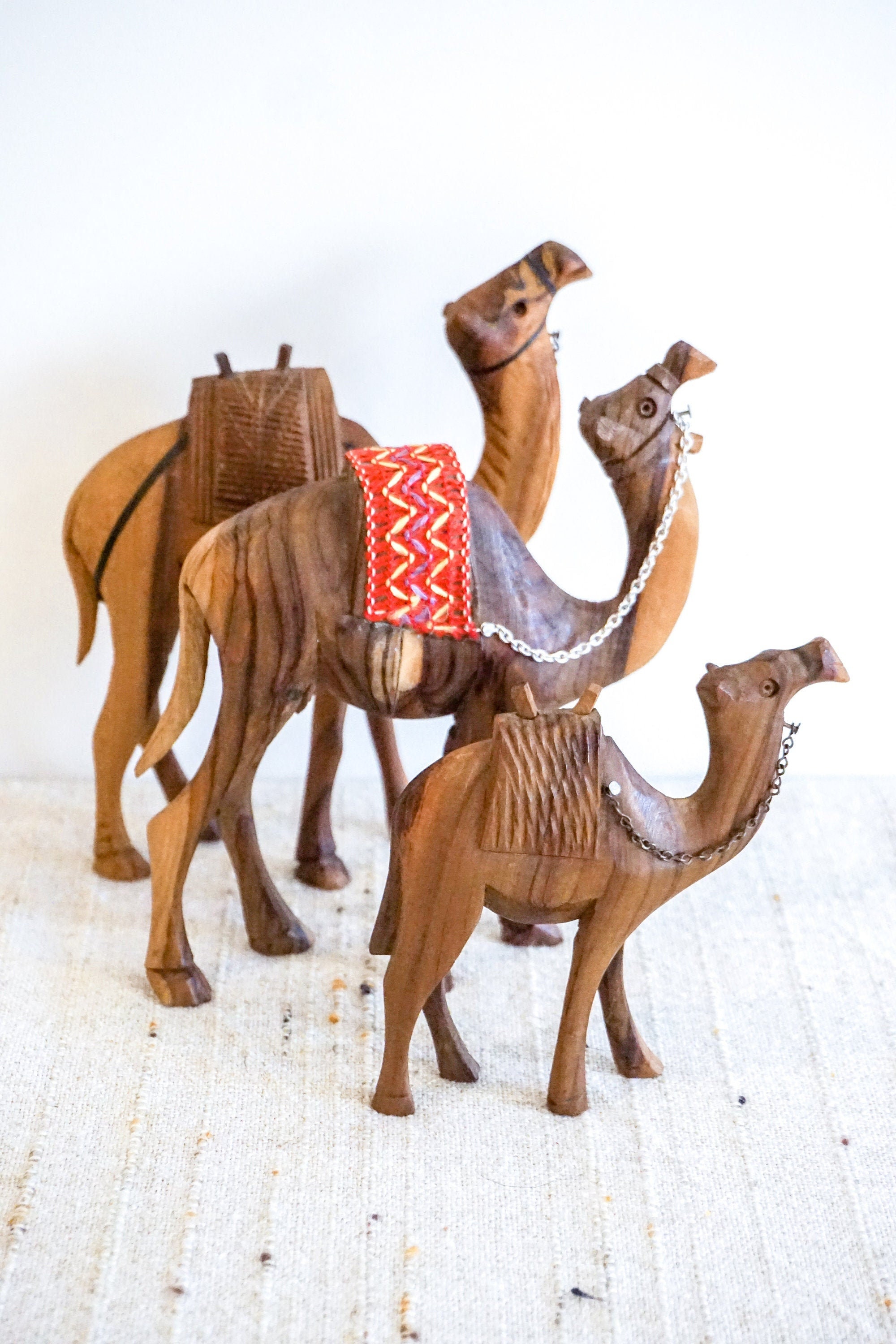 Excremento Humorístico huella dactilar Conjunto de tres camellos de madera hechos en Jerusalén - Etsy México