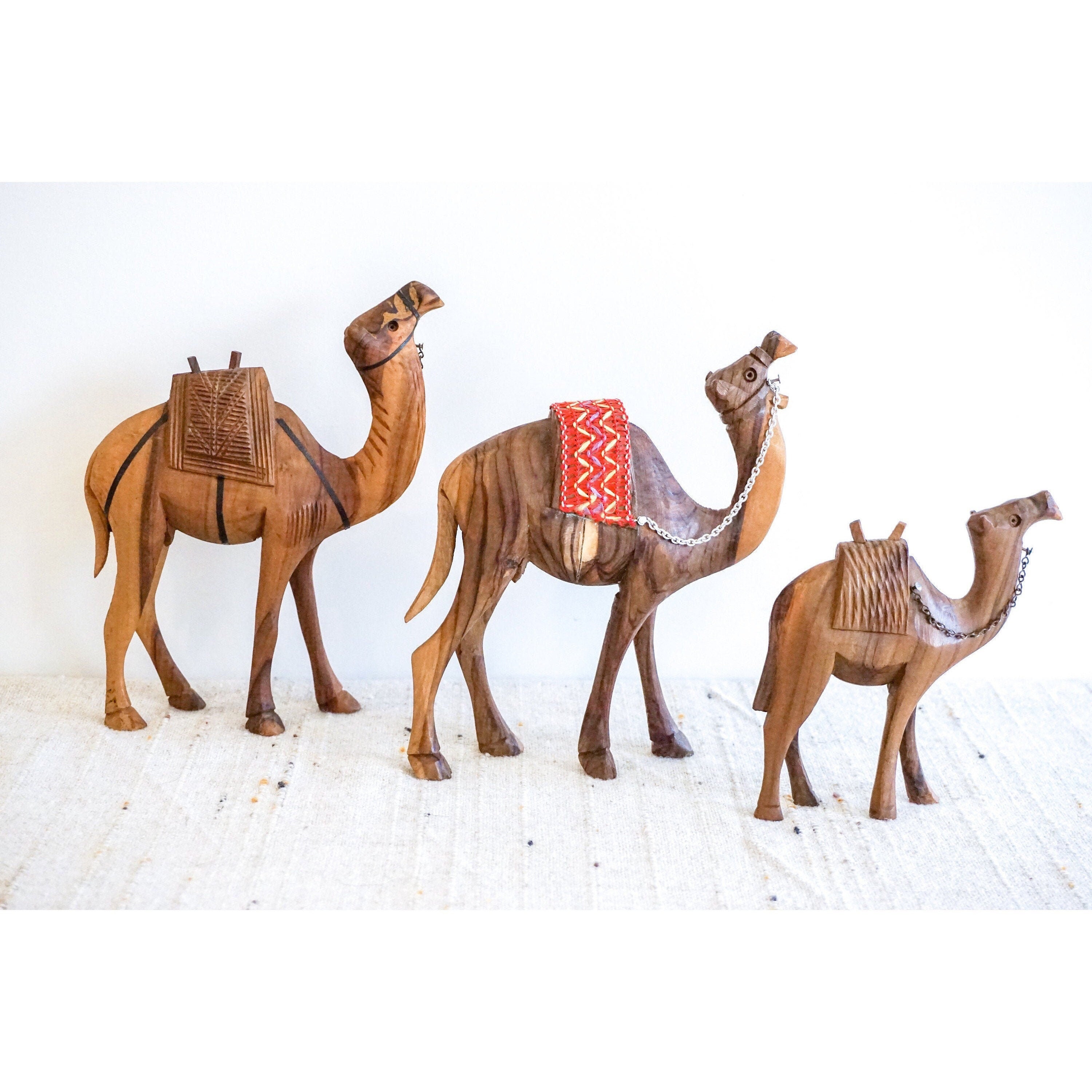 Excremento Humorístico huella dactilar Conjunto de tres camellos de madera hechos en Jerusalén - Etsy México
