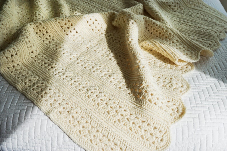 Knitted Crochet Ivory Throw Blanket image 6