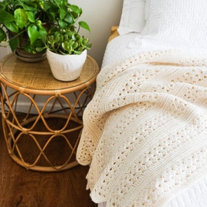 Knitted Crochet Ivory Throw Blanket image 3