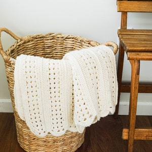 Knitted Crochet Ivory Throw Blanket image 7