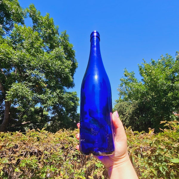 Hohe Kobaltblau Glasflasche 13 ", blaue Weinflasche, dekorative Flasche, blaues Wohndekor, Bardekor, Küchendekor, blaue Flasche Barware,