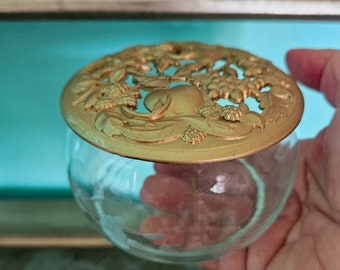 Vintage Potpourri-Schüssel, Klarglasschüssel mit verziertem Goldmetalldeckel, kleine Schüssel, dekorative Schüssel, Glas- und Metalldekor, Waschtischkasten