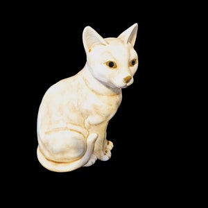 Figurka kota syjamskiego w stylu vintage, siedząca figurka kota, dekoracja domu dla kota, beżowa porcelanowa figurka kota, figurka dla zwierzaka, dekoracja domu w stylu vintage