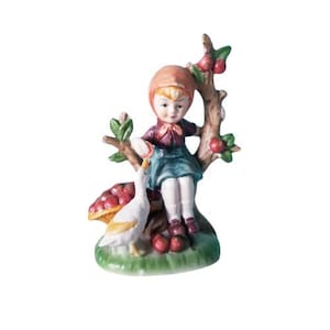 Farmer Girl Figurine, Vintage Ceramic Girl With Goose, Kids Room Decor, Nursery Decor, Ceramic Statuette, Ceramic Girl Figurine
