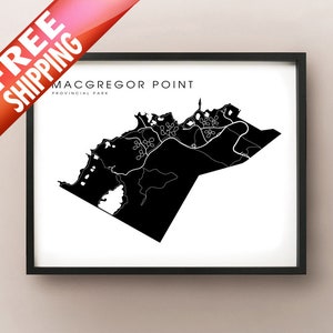 Puede incluir: Impresión en blanco y negro enmarcada del Parque Provincial MacGregor Point. La impresión presenta un mapa detallado del contorno del parque, con el nombre del parque y "Parque Provincial" impresos encima del mapa.