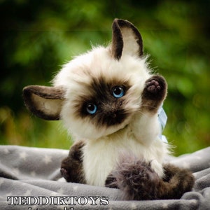 Handmade Plush Kitten Toy: Weighted Realistic Cat (27cm)