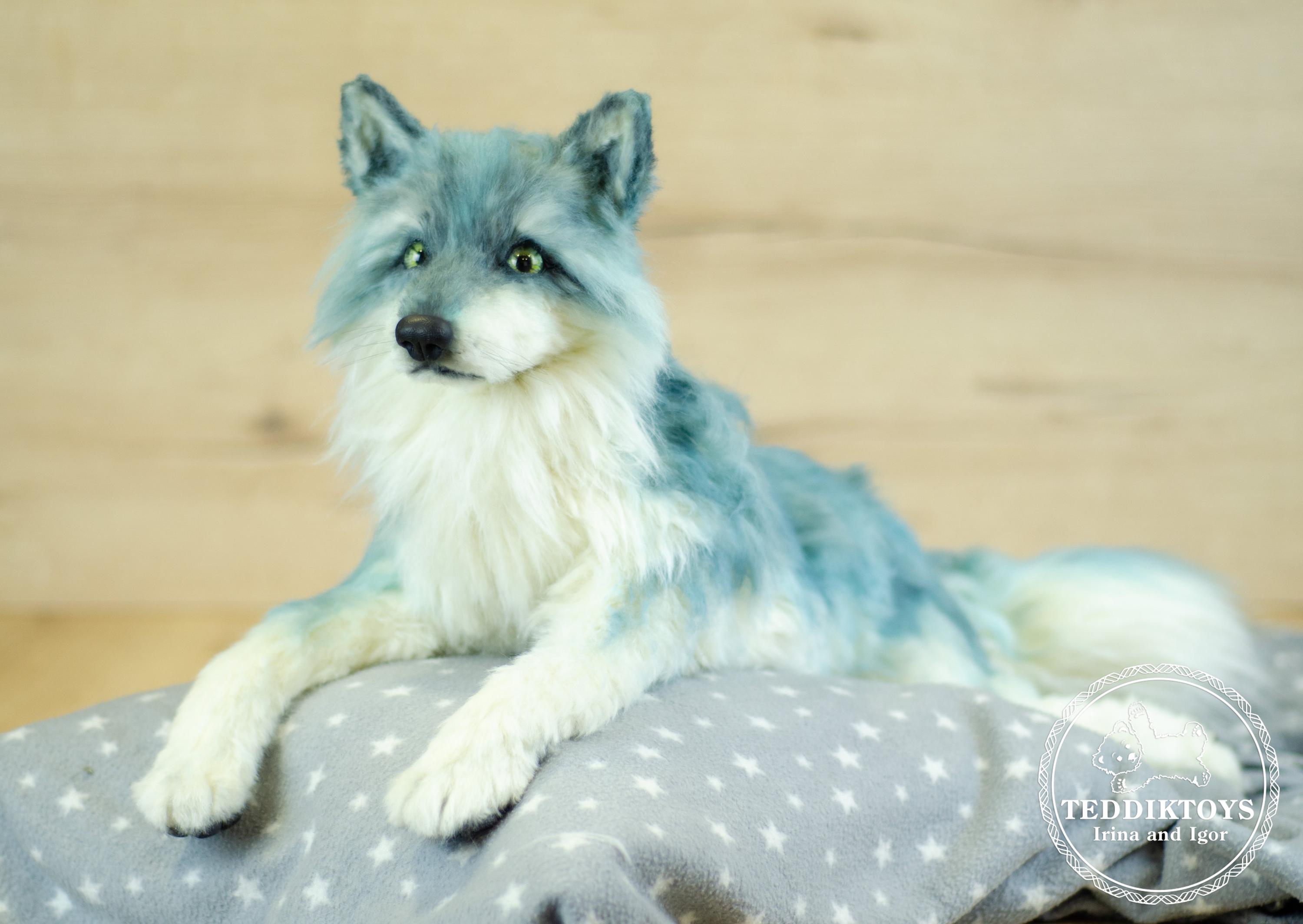 手作りのリアルなオオカミのぬいぐるみ - カスタムファンタジー動物の
