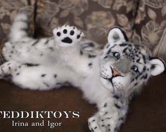 Snow Leopard Benson (made to order), stuffed toy, handmade toy , Portrait pet , handmade animal by photo