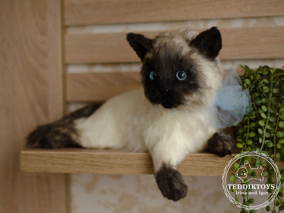 手作りの子猫のぬいぐるみ：リアルなフェイクファーの猫（20 cm