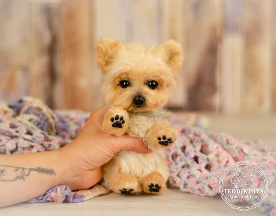 手作りのポーズ可能なヨークシャーテリアの子犬のぬいぐるみ：カスタム