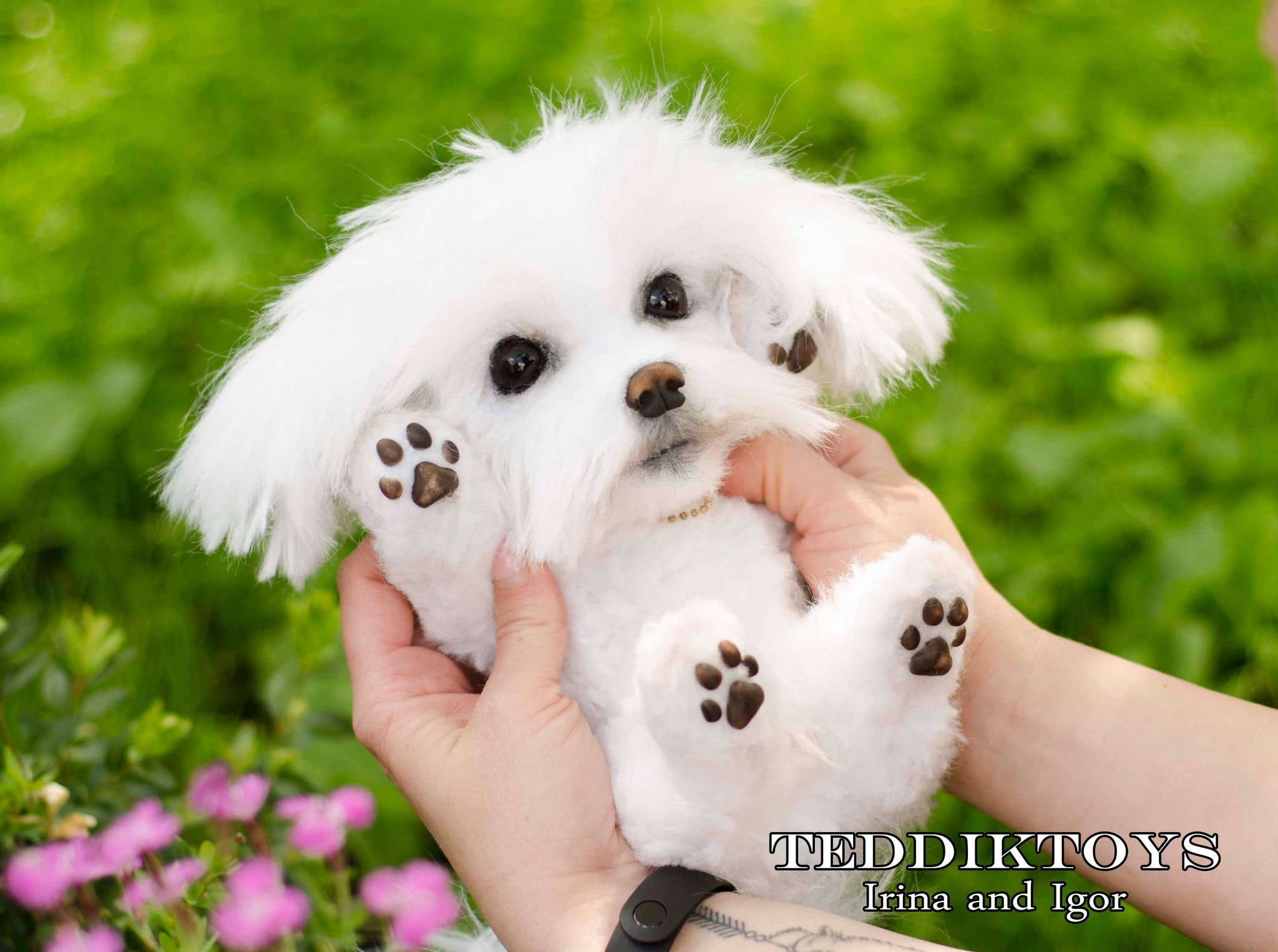 手作りのぬいぐるみマルチーズ犬：ポーズを変えられるテディベア