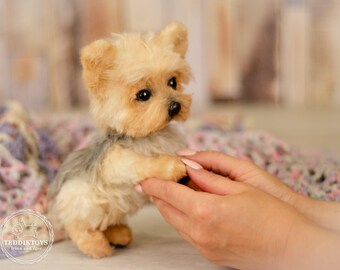 手作りのポーズ可能なヨークシャーテリアの子犬のぬいぐるみ：カスタム