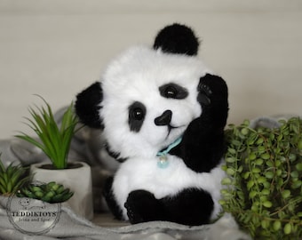 Handgjord plyschpanda: Realistisk gosedjurspresent