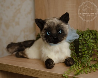 Peluche de gatito hecho a mano: Gato de piel sintética realista (20 cm)