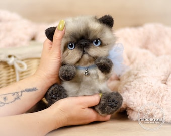 Handmade Plush Kitten Toy: Weighted Realistic Cat (20cm)