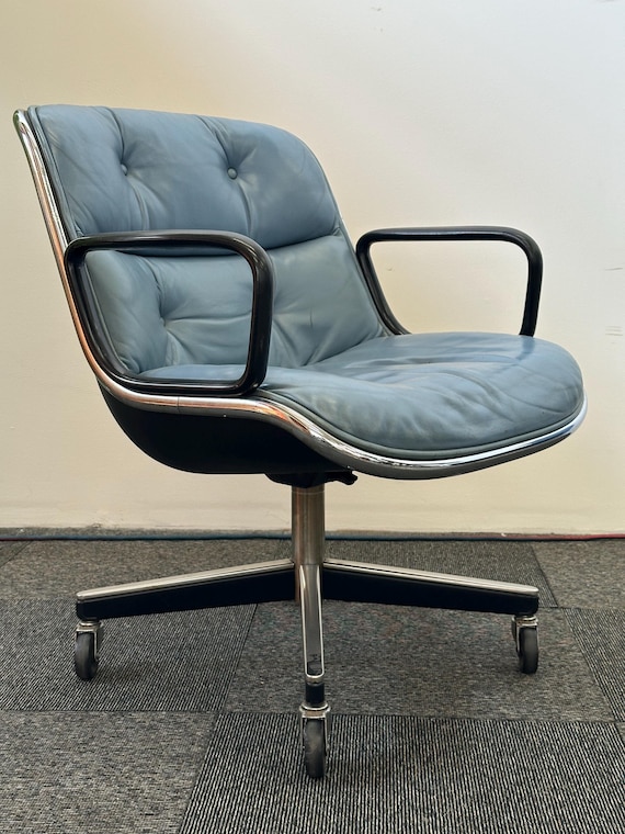 Vintage Knoll Pollock Executive Chair, 4 Star Base (blue/chrome
