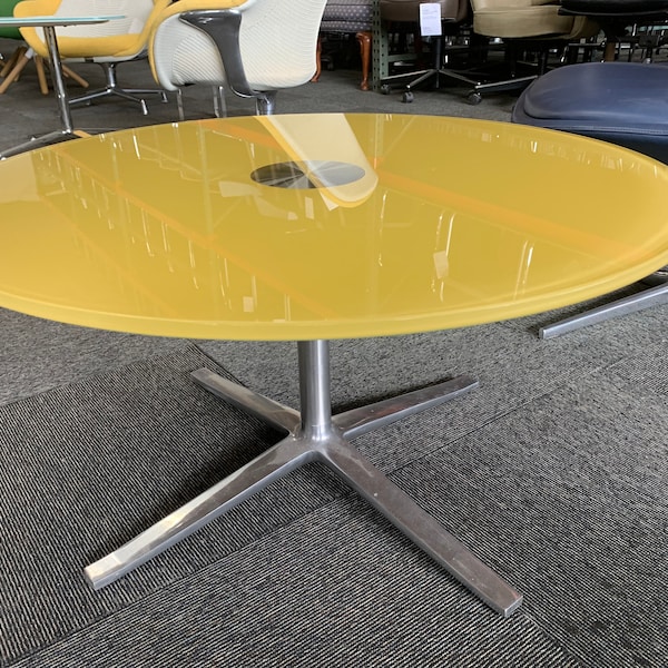 Steelcase Bob Occasional Table (Yellow)