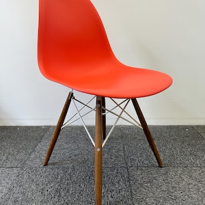 Herman Miller Eames Molded Plastic Side Chair with Dovel-Legs (Red Orange/Walnut)