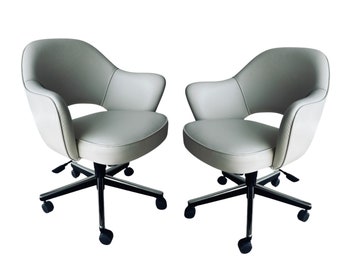 Pair of Knoll Saarinen Executive Chairs