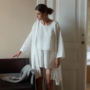 Vestaglia corta in lino - Accappatoio - Vestaglia in lino bianco latte - Abbigliamento da casa - Vestaglia - Lino leggero - Vestaglia in lino - Abbigliamento da notte - Mini vestaglia in lino