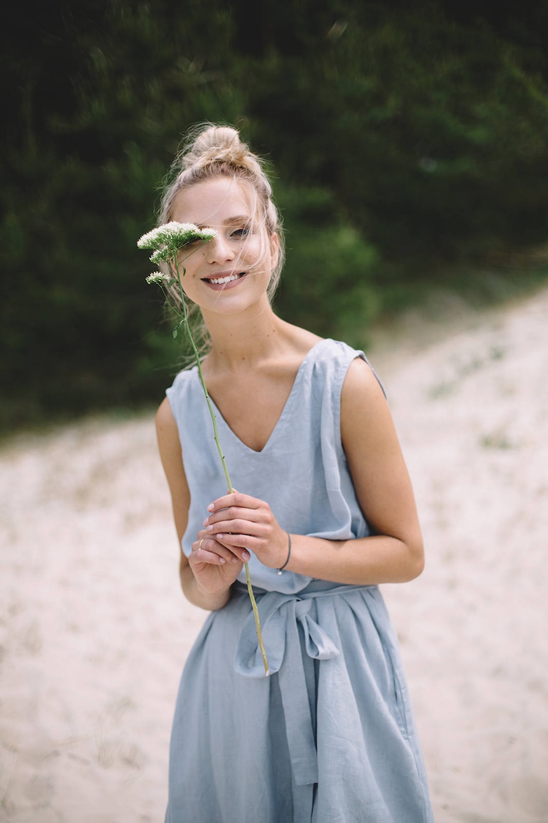 Chambray blue linen dress with belted tie - LinenFox on Etsy. #linendresses #fashionover50