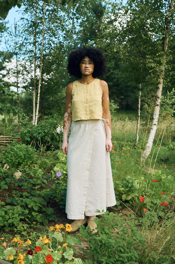 Cropped butter linen top - Button-up top - Sleeveless top - Basic top - Linen tank top - Summer top - Classic top - Crop top -Linen top