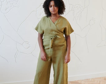 Combi-pantalon Aimee olive - Combi-pantalon en lin - Combi-pantalon ample en lin - Salopette en lin - Combi-short en lin pour femme - Vêtements en lin - Combi-short cache-cœur