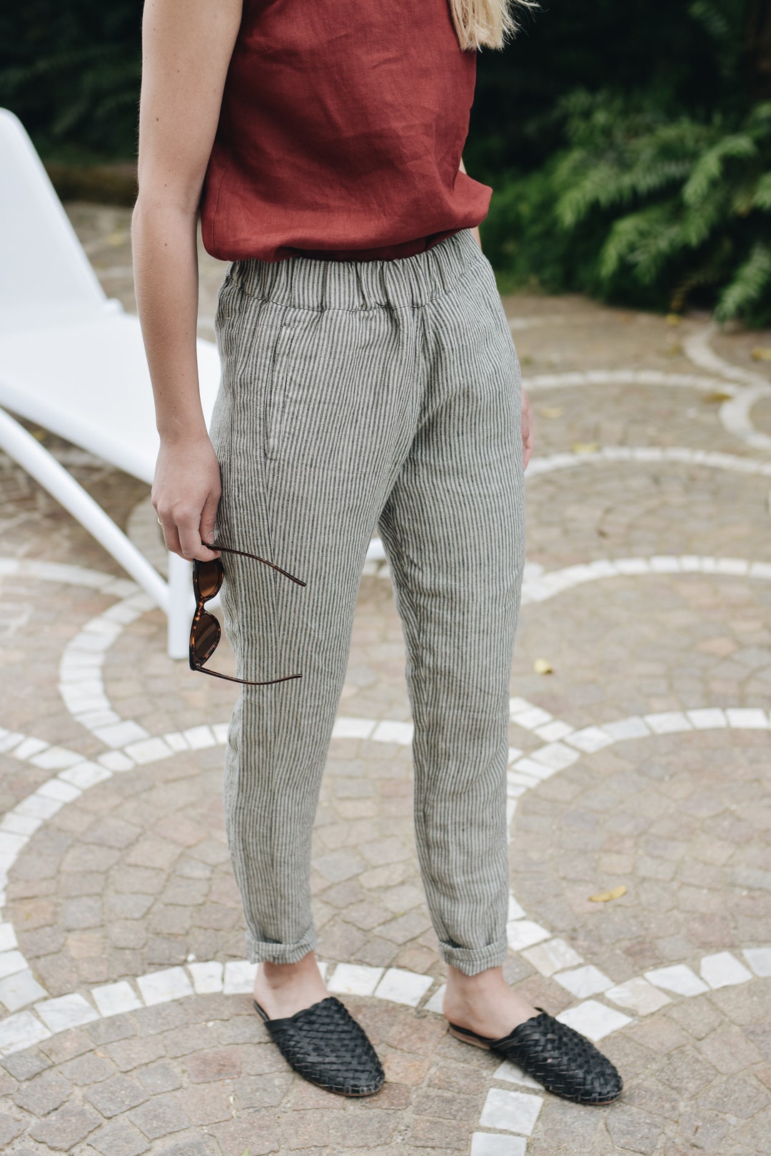 パンツ 100% linen striped trousers with buckle detail Wide Legged Linen Trousers With Belt and Pockets, High