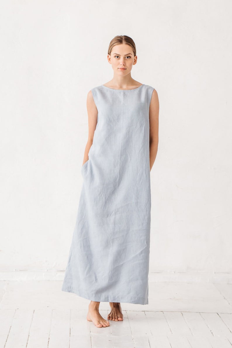 Linen maxi dress in light blue - Linenfox on Etsy. #fashionover50 #linendresses #bluelinen