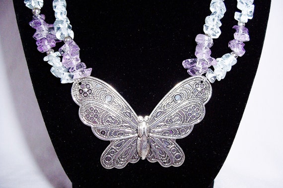 Items similar to Beautiful Beaded Butterfly Necklace and Bracelet Set ...