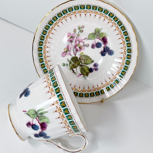 Hermosas bayas duquesa taza de té y platillo, porcelana de hueso inglés, taza de té floral, tazas de té antiguas vintage, taza de té antigua vintage, regalo