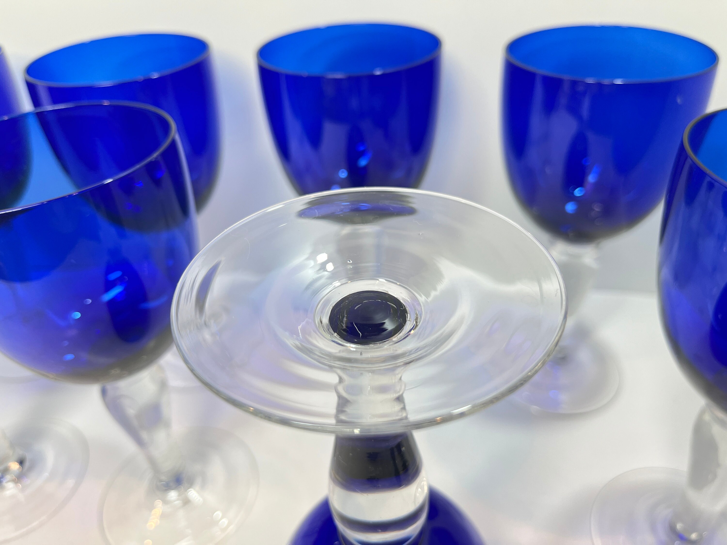 Set of Eight Cobalt Blue Wine Glasses Long Stem Wine Glasses Cocktail ...