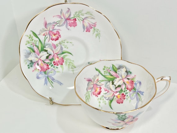 Roslyn Teacup and Saucer, Orchid Teacup, Sweet Romance Pattern, English Teacup,   Floral Teacup. Gift for Her, Anniversary Gift