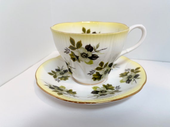 Royal Albert Teacup and Saucer, Horizon Series, Tea Cups Vintage, Floral Tea Cups, Yellow Horizon, Teatime Teacups